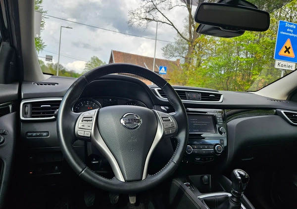 Nissan Qashqai cena 59999 przebieg: 173400, rok produkcji 2016 z Kościerzyna małe 631